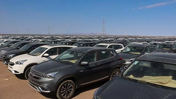 تأخیر شدید در تحویل محصولات مدیران خودرو و کرمان موتور؛ 30 هزار خودرو در پارکینگ خودروسازان بم دپو شده‌اند