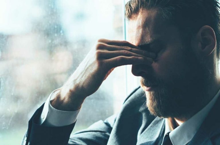 مطالعه جدید: استرس مکرر، پیرچشمی را تسریع می‌کند