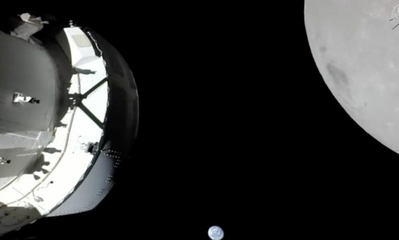 کپسول اوریون ناسا با عبور موفق از کنار ماه، تصویری بی‌نظیر از زمین و قمر آن منتشر کرد