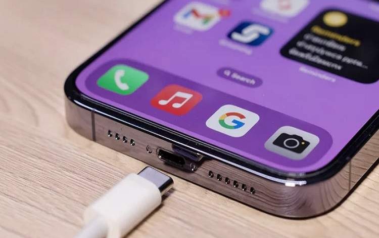 آیفون تا پایان سال ۲۰۲۴ به USB-C سوئیچ می‌کند