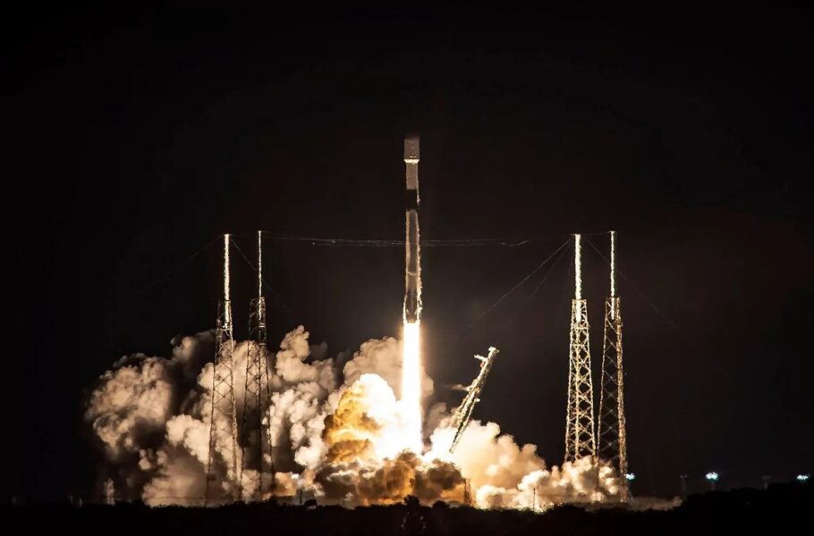 اسپیس ایکس اولین سری از ماهواره‌های نسل دوم استارلینک را پرتاب کرد