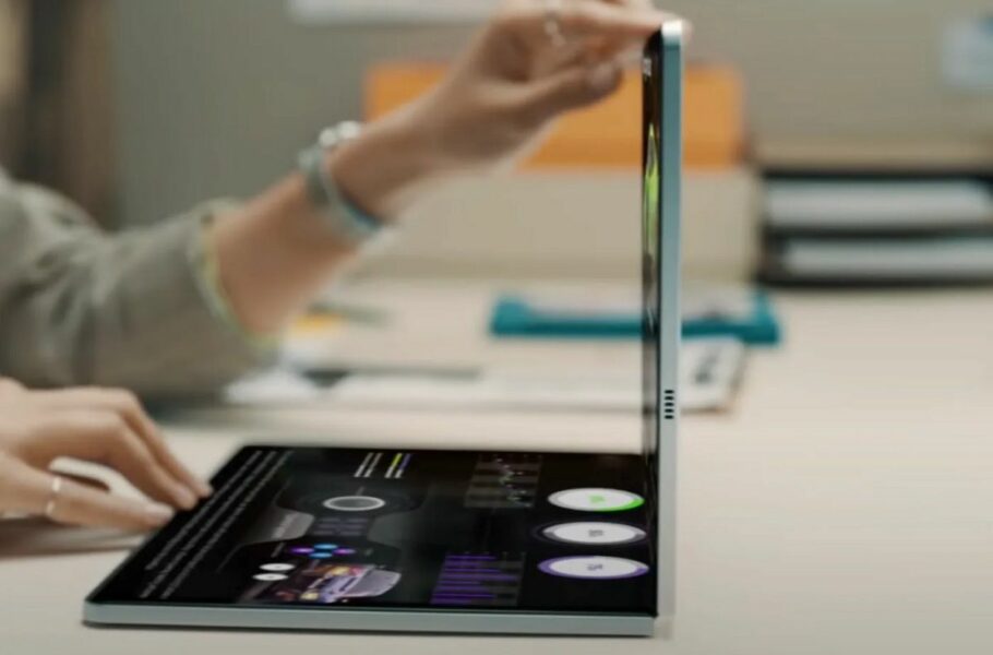 اولین لپ‌تاپ سامسونگ با نمایشگر OLED تاشو احتمالاً سال آینده میلادی معرفی می‌شود