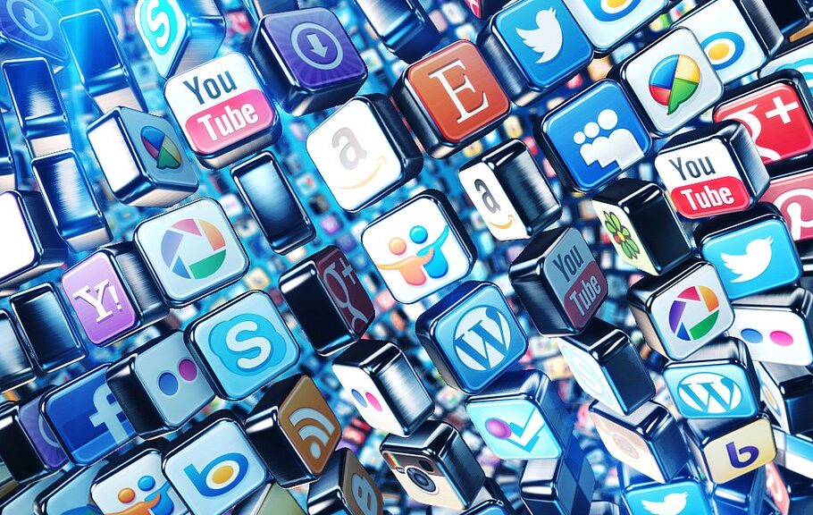 با طراحی کاتالوگ هوشمند دیجیتال، شماره تلفن‌های فالوورها در شبکه‌های اجتماعی در دسترس قرار گرفت
