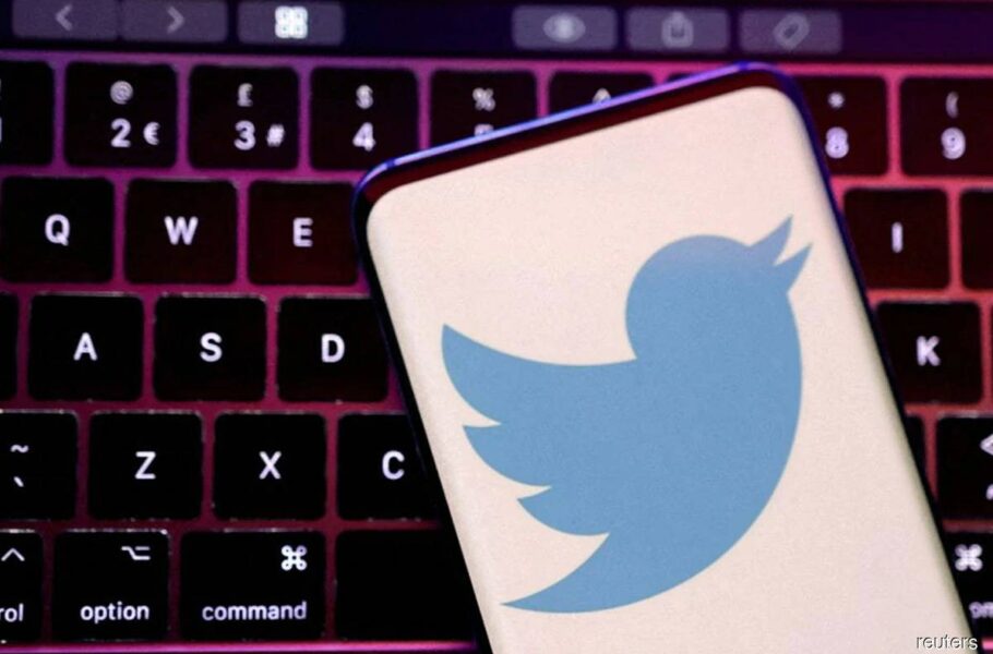 توییتر با برگزاری نظرسنجی، از سیاست ممنوعیت لینک‌دادن به شبکه‌های اجتماعی رقیب عقب‌نشینی کرد