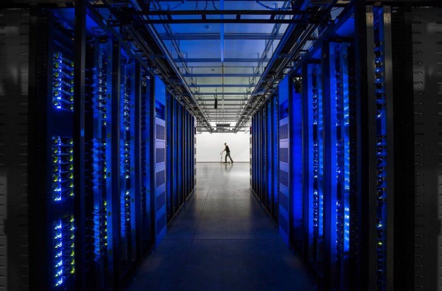 دیتاسنترهای گوگل در سال 2021 در جهان بیش از 15 میلیارد لیتر آب مصرف کردند