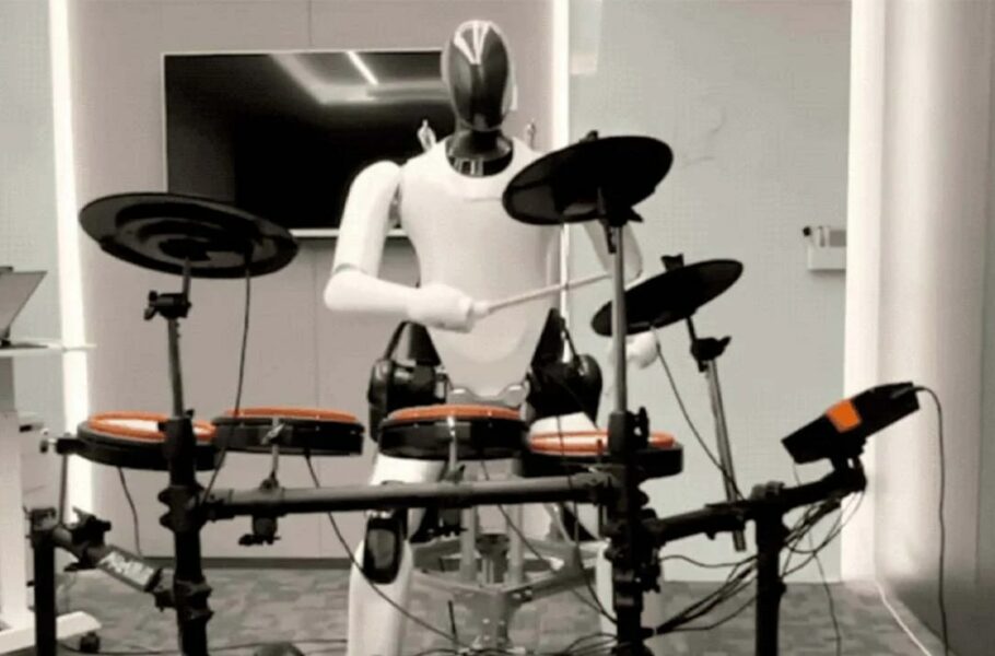 ربات انسان‌نمای CyberOne شیائومی حالا می‌تواند درام بنوازد [تماشا کنید]