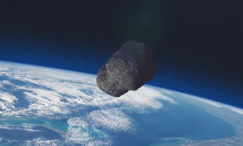 سیارکی به اندازه خودرو از فاصله‌ای نزدیک‌تر از ماهواره‌های ارتباطی از کنار زمین عبور کرد