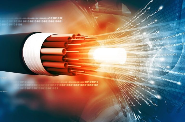 فیبر نوری چیست و چه کاربردی دارد؟ تجربه بالاترین سرعت و کیفیت با اینترنت فیبر نوری