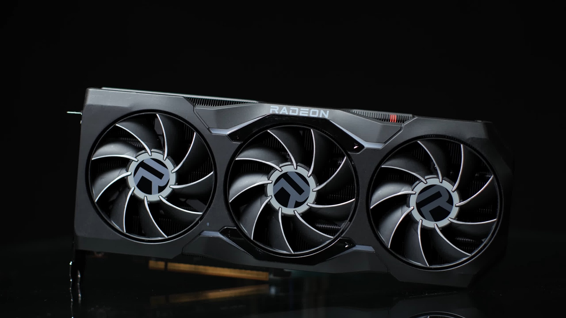 مشکل حرارت بالا در برخی کارتهای گرافیک رفرنس Radeon RX 7900 XTX MBA