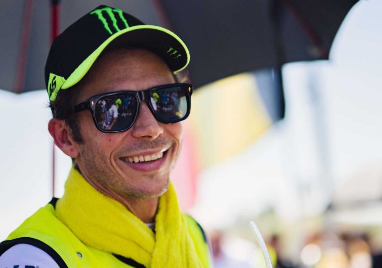 والنتینو روسی مشهور به تیم رانندگان بی ام و M موتور اسپرت پیوست