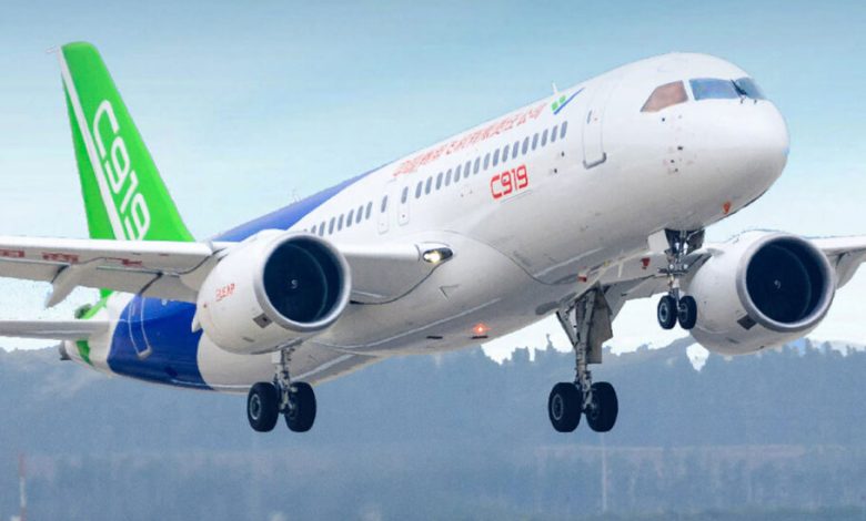 پایانی بر انحصار ایرباس و بوئینگ؛ اولین هواپیمای مسافربری چین تحویل داده شد