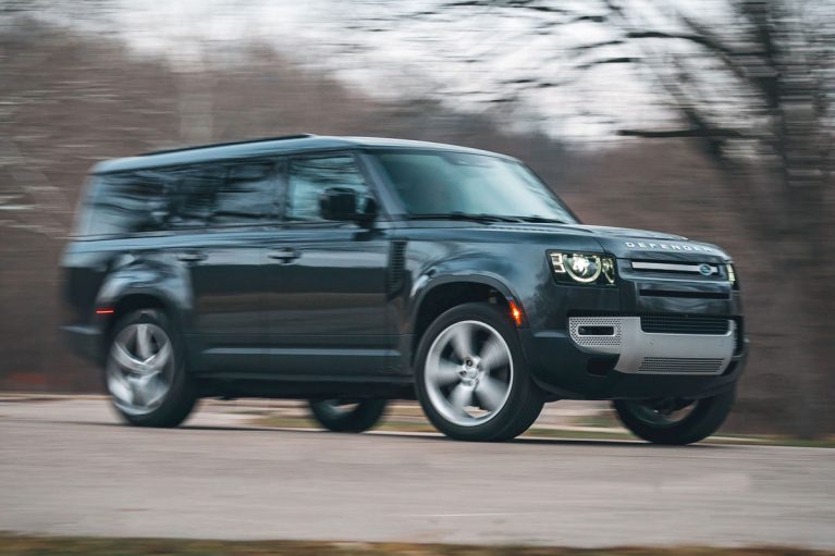 اولین رانندگی با لندروور دیفندر ۱۳۰ هفتنفره، کابین جادارتر، قیمت گرانتر