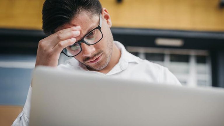 این عادت های کامپیوتری بد را از خود دور کنید