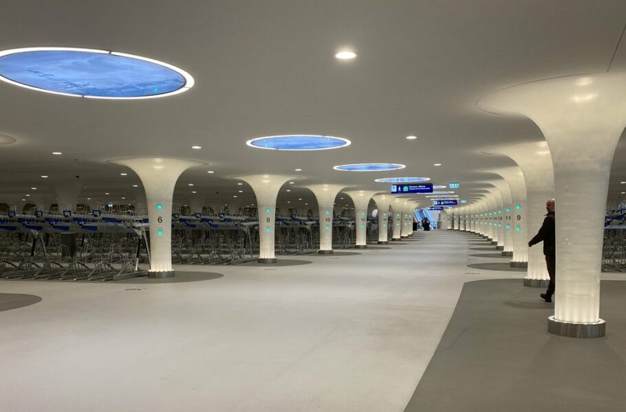 خیره‌کننده و منحصر‌به‌فرد؛ افتتاح پارکینگ زیرآبی 65 میلیون دلاری مخصوص دوچرخه‌ها در آمستردام