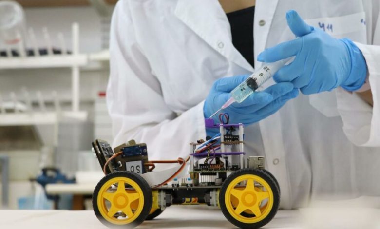 دانشمندان با شاخک ملخ‌ها و هوش مصنوعی، رباتی با قابلیت تشخیص بو ساختند