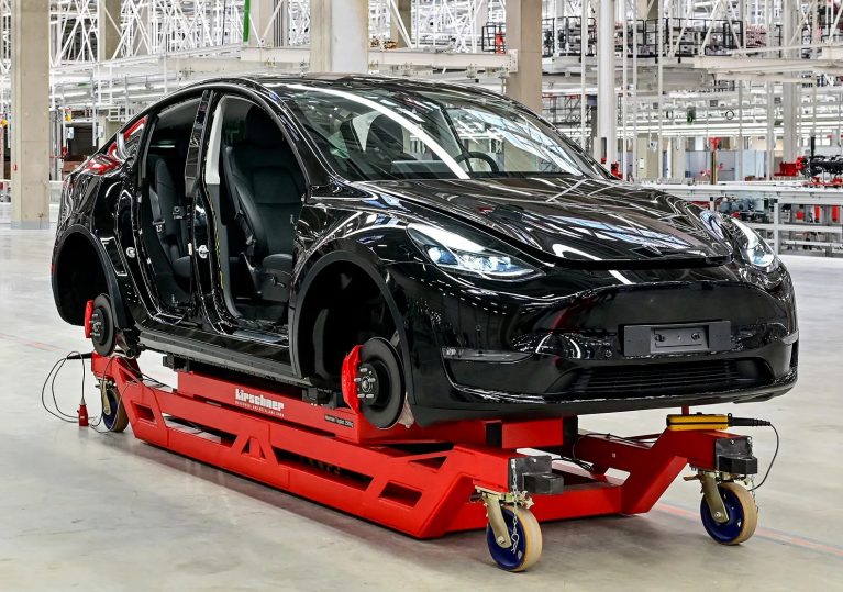 هزینه ساخت خودروهای برقی همچنان ۴۰ درصد بیش از معادل بنزین