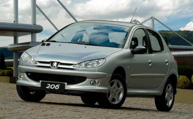 آیا تولید پژو ۲۰۶ ایرانخودرو متوقف میشود؟ احتمال عرضه ۲۰۷ با داشبورد ۲۰۶!