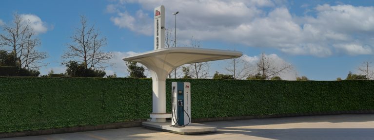 احداث ایستگاه‌های جدید شارژ خودروهای برقی توسط مپنا + معرفی انواع ایستگاه شارژ