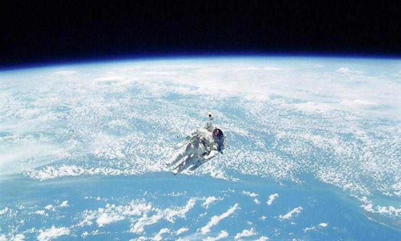 امروز در فضا: اولین راهپیمایی آزادانه در فضا رقم خورد