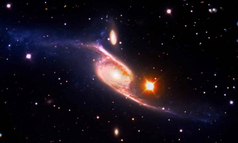 انتشار تصویری حیرت‌انگیز از بزرگ‌ترین کهکشان مارپیچی جهان با همکاری چند تلسکوپ