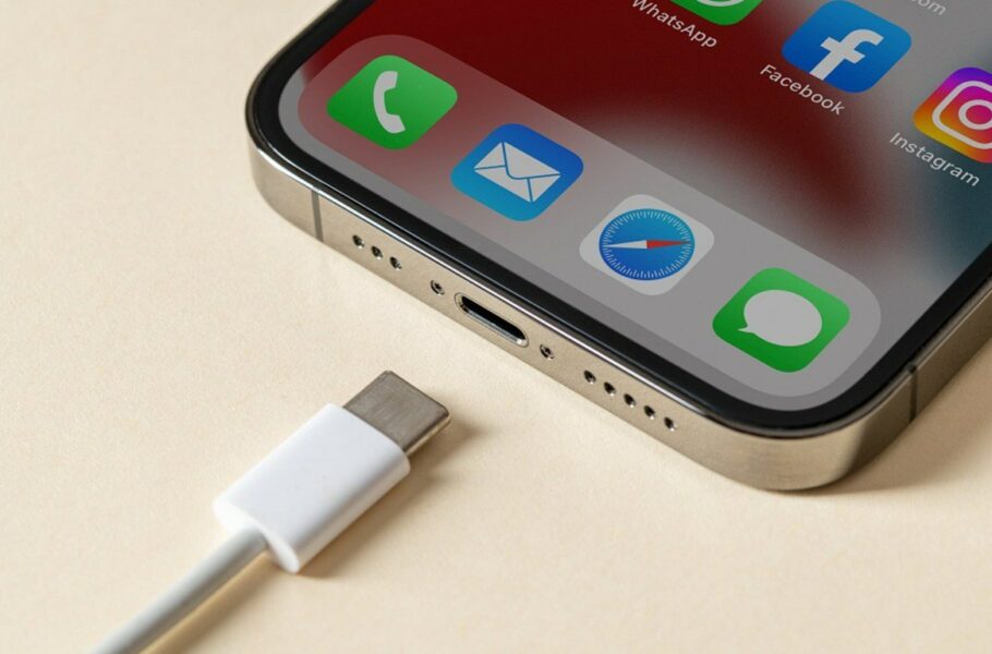 تصویری از آیفون 15 پرو با پورت USB-C و طراحی تیتانیوم فاش شد