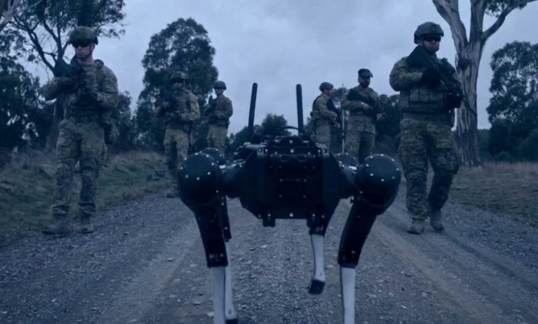 سربازان این سگ‌ رباتیک جنگی را می‌توانند با ذهن‌شان کنترل کنند [تماشا کنید]