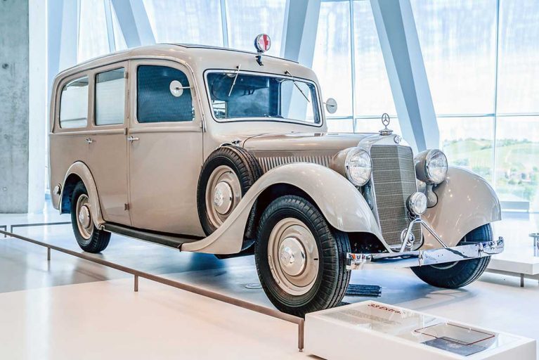 نگاهی به آمبولانس مرسدس بنز در دهه ۳۰ میلادی