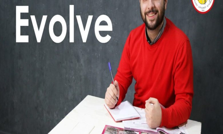 چرا Evolve بهترین کتاب آموزش مکالمه زبان انگلیسی۲۰۲۳ است؟