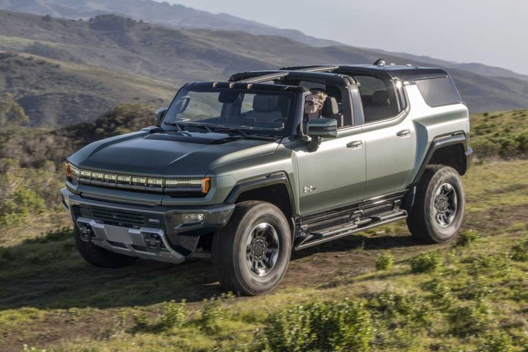 اولین رانندگی با شاسیبلند هامر EV هیجان، شگفتی و سرگرمی!