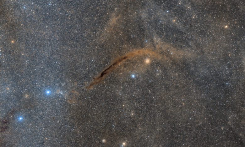 تصویر روز ناسا: NGC 4372 و سحابی «ناشناخته تاریک»