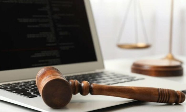 ثبت شکایت حقوقی علیه شرکتی که می‌خواست برای اولین‌بار در تاریخ هوش مصنوعی وکیل را به دادگاه ببرد