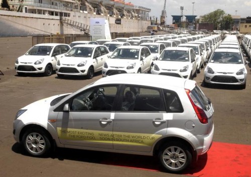 ثبت نام ۵۱ هزار نفر برای خودروهای وارداتی؛ ۱۲۰۰ دستگاه وارد شدند