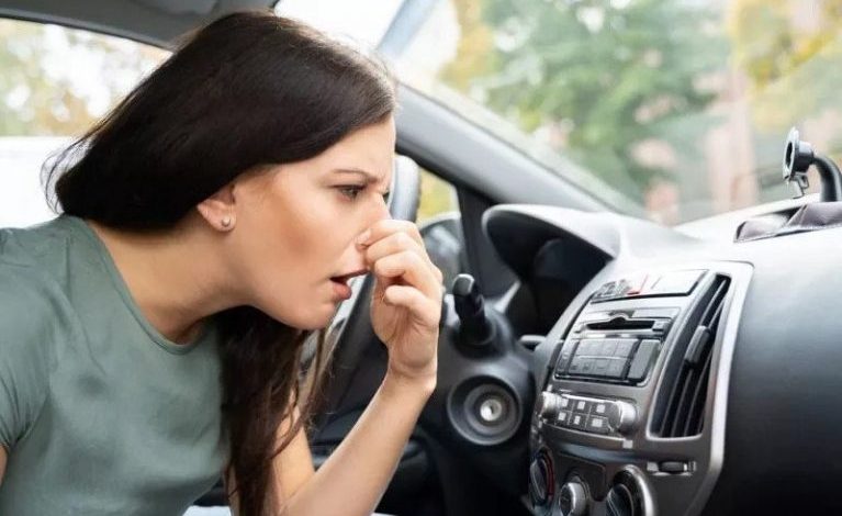 دلایل بوی بد داخل ماشین چیست؟