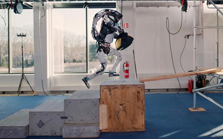 ربات اطلس بوستون داینامیکس + ویدئو