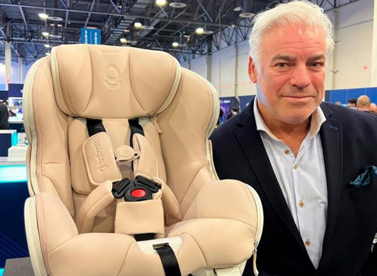 طراح مک لارن P1 ایمنترین صندلی کودک جهان را طراحی کرد