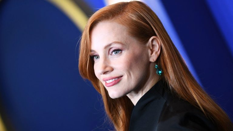 نقش‌آفرینی جسیکا چستین در فیلم علمی-تخیلی ترسناک I Am Not Alone شبکه نتفلیکس