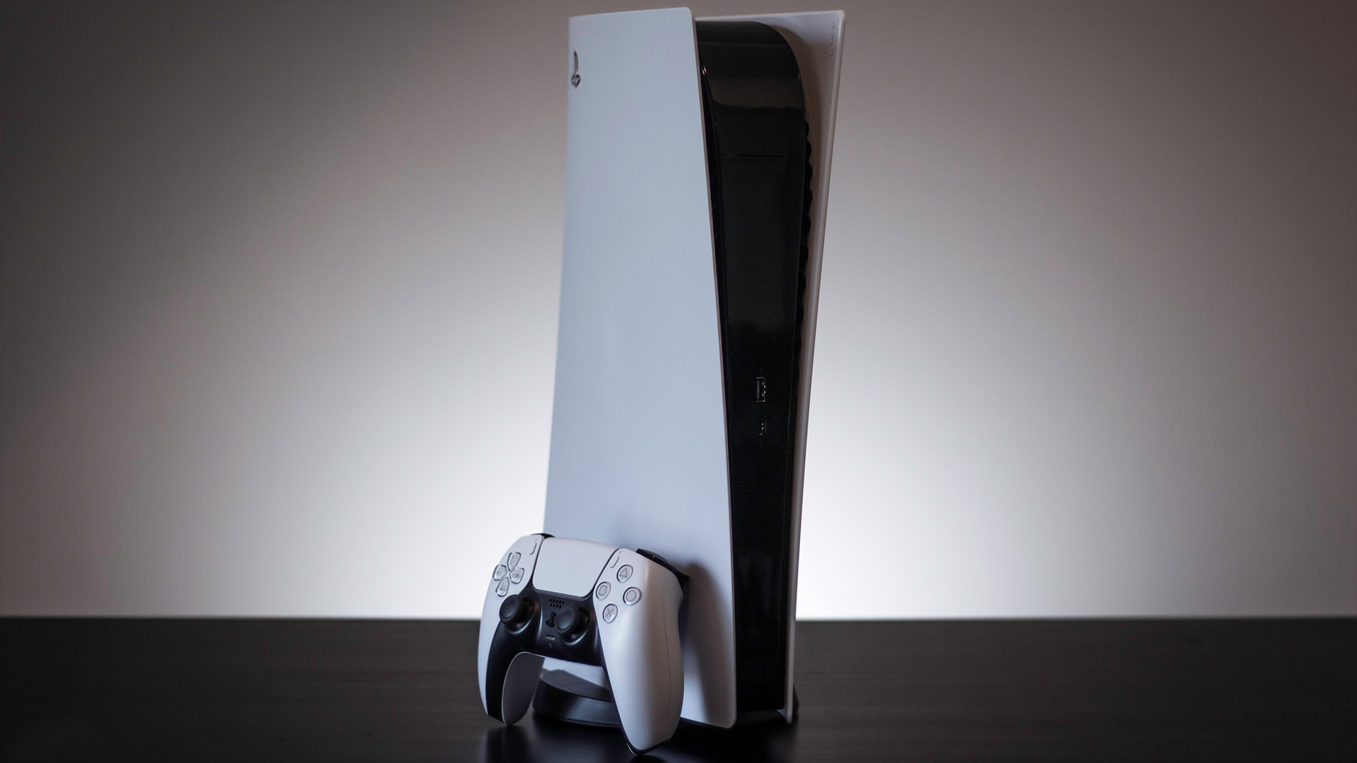 اختصاص بیش از نیمی از فروش کنسول‌ها به PS5 در سال ۲۰۲۳ در بریتانیا