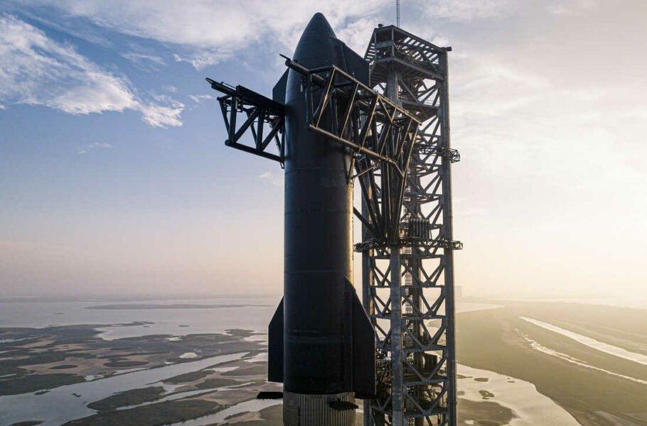 اولین آزمایش پرتاب مداری ناموفق قدرتمندترین راکت تاریخ؛ استارشیپ در هوا منفجر شد [تماشا کنید]