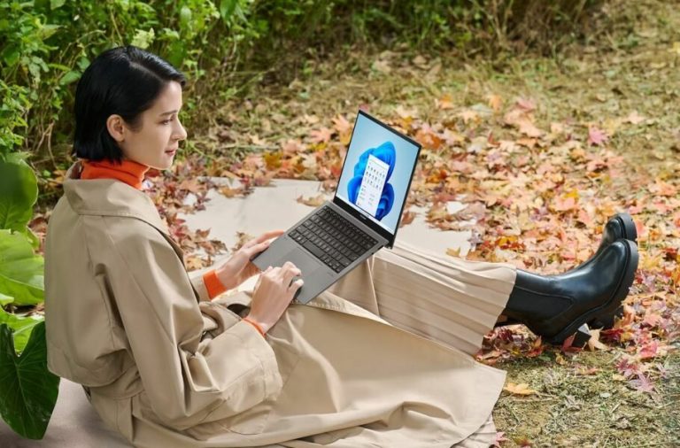 ایسوس از باریکترین لپتاپ OLED دنیا رونمایی کرد: Zenbook S13 OLED