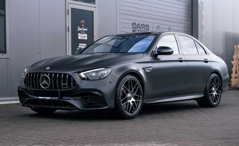 تجربه بیش از ۳۰۰ کیلومتر بر ساعت با مرسدس E63 S AMG در اتوبان!