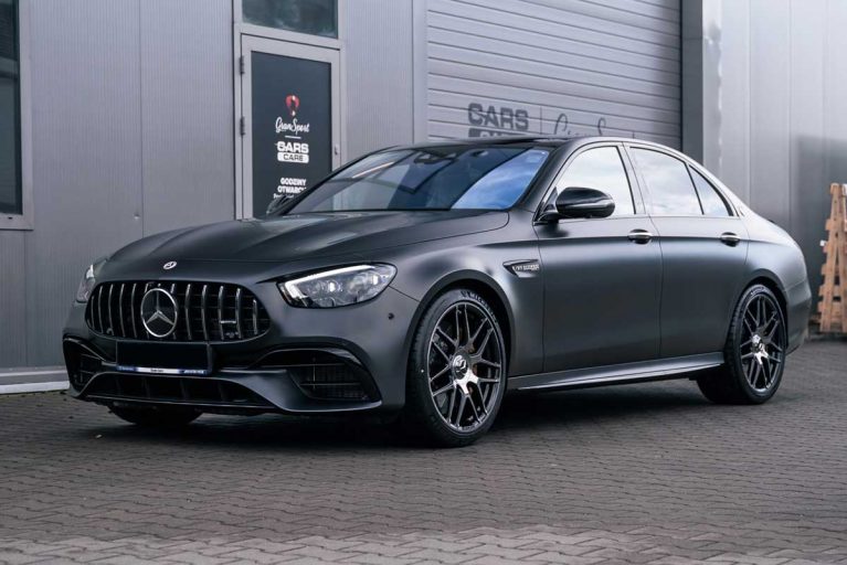 تجربه بیش از ۳۰۰ کیلومتر بر ساعت با مرسدس E63 S AMG در اتوبان!