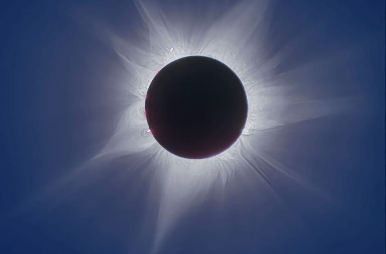 تصویر روز ناسا: ماه‌گرفتگی نادر سال ۲۰۲۳