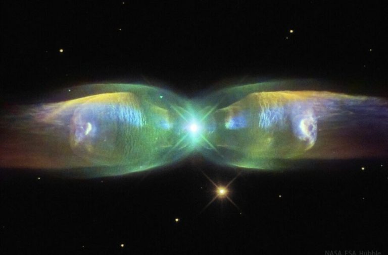 تصویر روز ناسا: M2-9، بال‌های سحابی پروانه‌ای