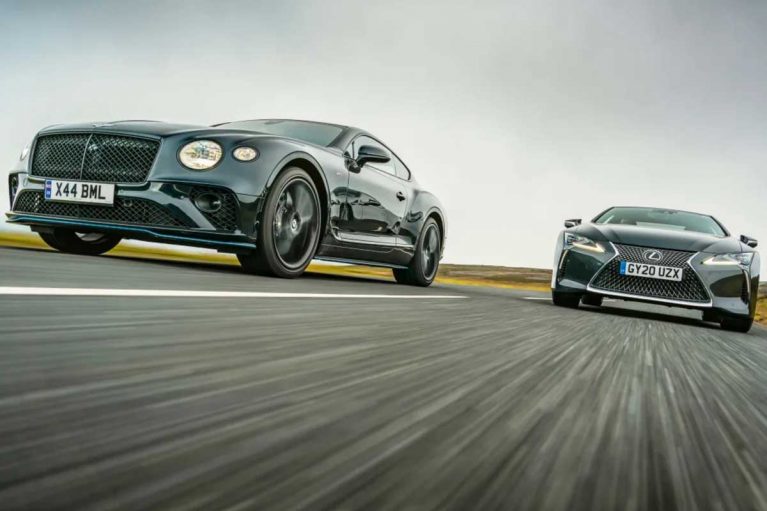 زیباترین خودروهای حال حاضر جهان، از مزدا ۳ تا فراری روما