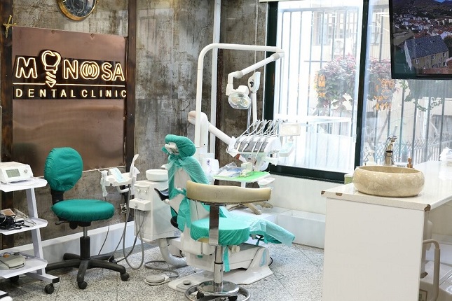 نحوه انجام ایمپلنت دندان در کلینیک دندانپزشکی شبانه روزی