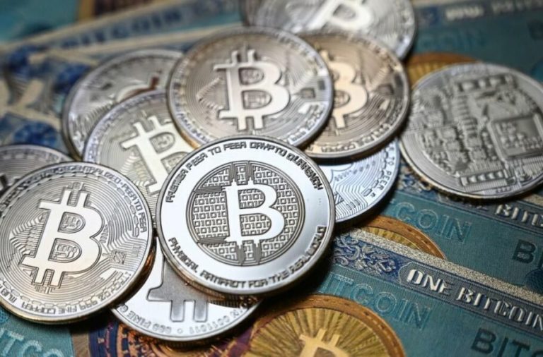 پیش‌بینی تحلیلگران: قیمت بیت‌کوین تا پایان 2024 به 100 هزار دلار می‌رسد