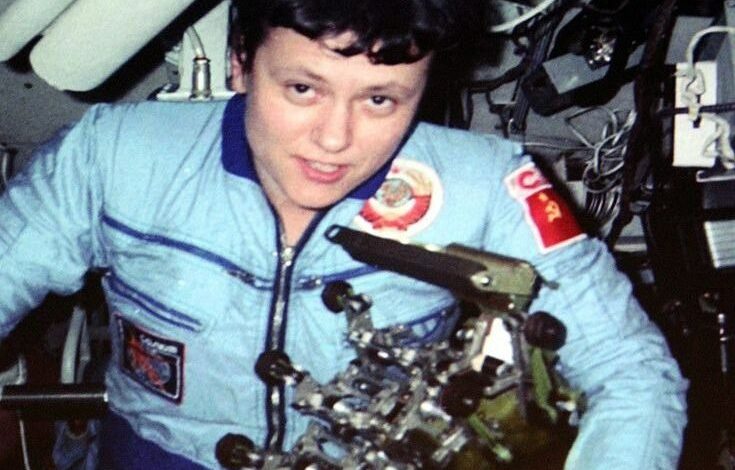 امروز در فضا: سوتلانا ساویتسکایا اولین راهپیمایی فضایی توسط یک زن را به انجام رساند