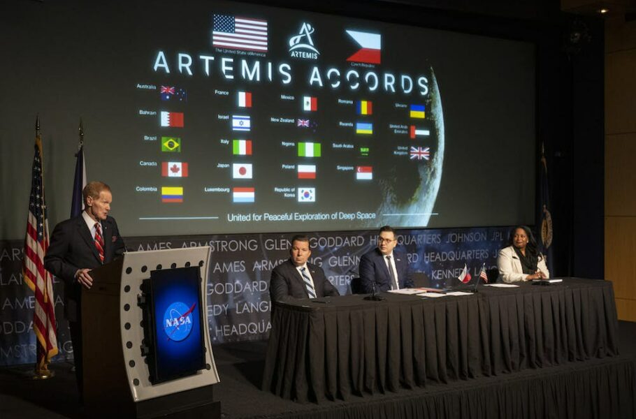 بازگشت به ماه می‌تواند از نظر تجاری، نظامی و سیاسی برای یک کشور مفید باشد