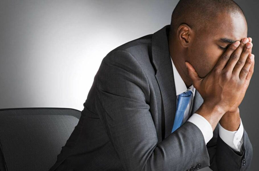 تحقیق جدید: حدود نیمی از مدیران دنیای فناوری بر اثر استرس، داروی مسکن مصرف می‌کنند