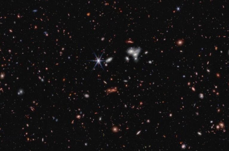 تلسکوپ فضایی جیمز وب دورترین ابرسیاهچاله فعال را شناسایی کرد